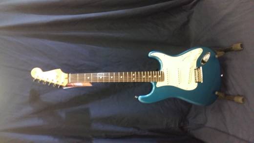 Fender American Pro Strat in Lake Placid Blue